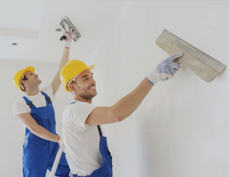 close-up-colors-hands-plasterer